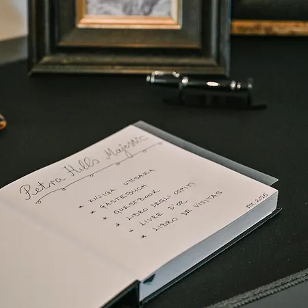 Petra Hills Majestic דירה