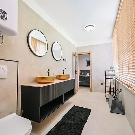 Petra Hills Majestic Apartment *