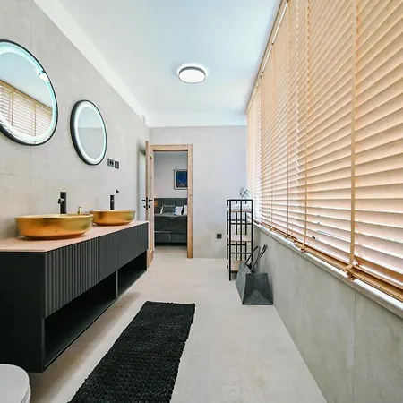 Petra Hills Majestic דירה