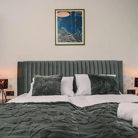 Petra Hills Majestic *