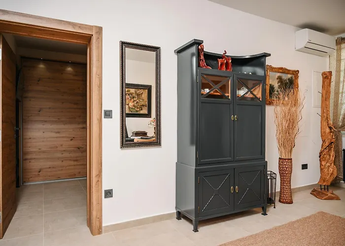 Petra Hills Majestic *