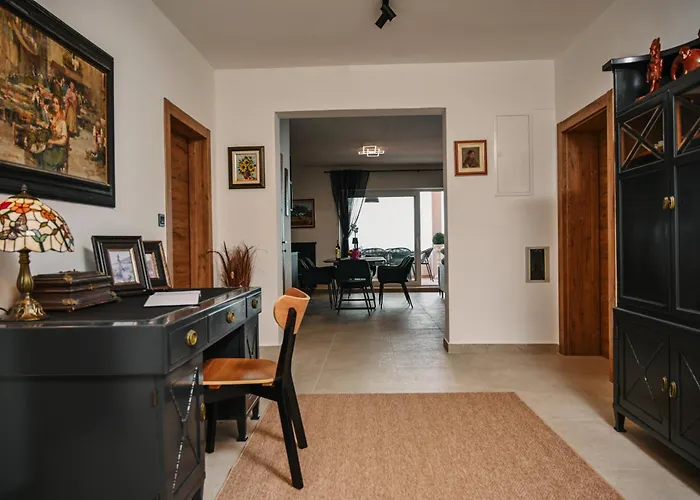 Petra Hills Majestic