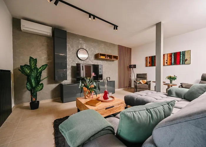 Petra Hills Majestic Apartment *