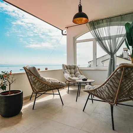 Petra Hills Majestic Apartman *