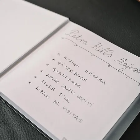 Petra Hills Majestic Abbázia